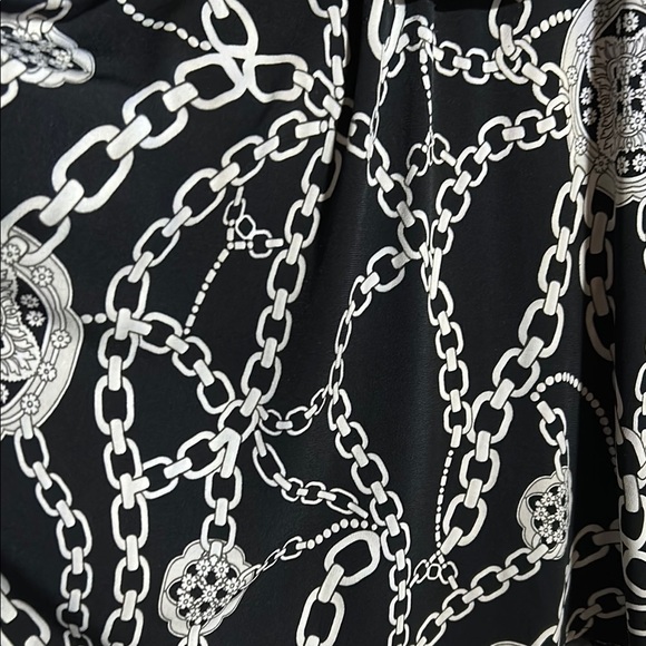 Jennifer Lopez Black and White V-Neck Sundress - Picture 4 of 7